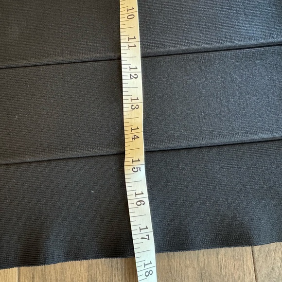 BCBGMAXAZARIA Black Bandage Skirt M - Picture 2 of 5